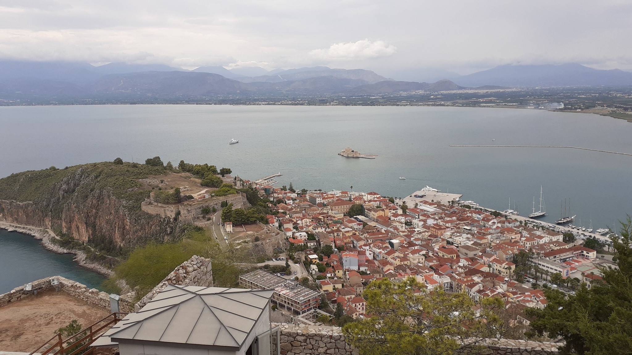  Pogled na Nafplio sa tvrđave Palamidi